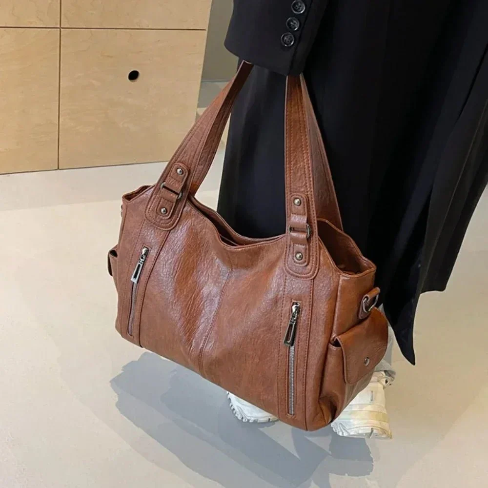 Kyla Shoulder Bag - Image 4