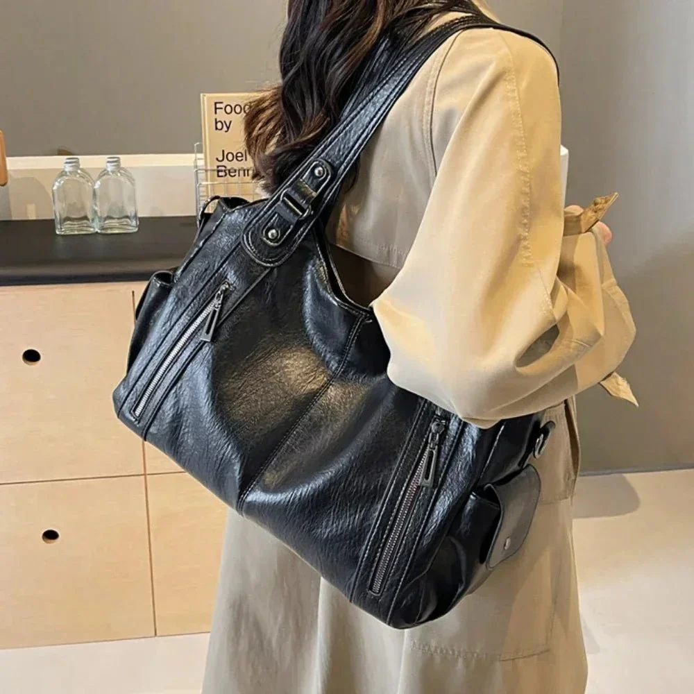 Kyla Shoulder Bag - Image 7